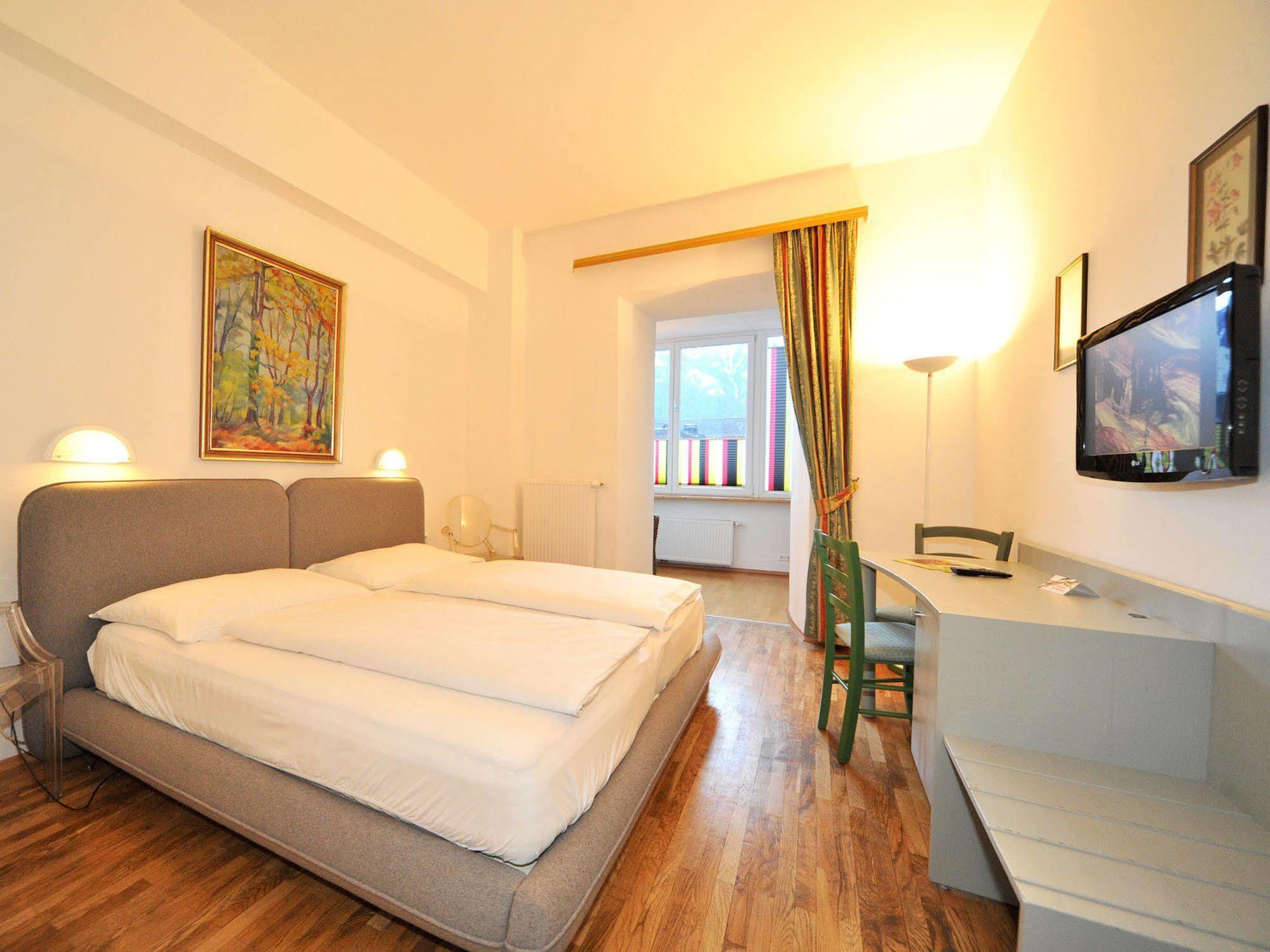 Erlebnis Post - Stadthotel Mit Eigenart Spittal an der Drau Esterno foto